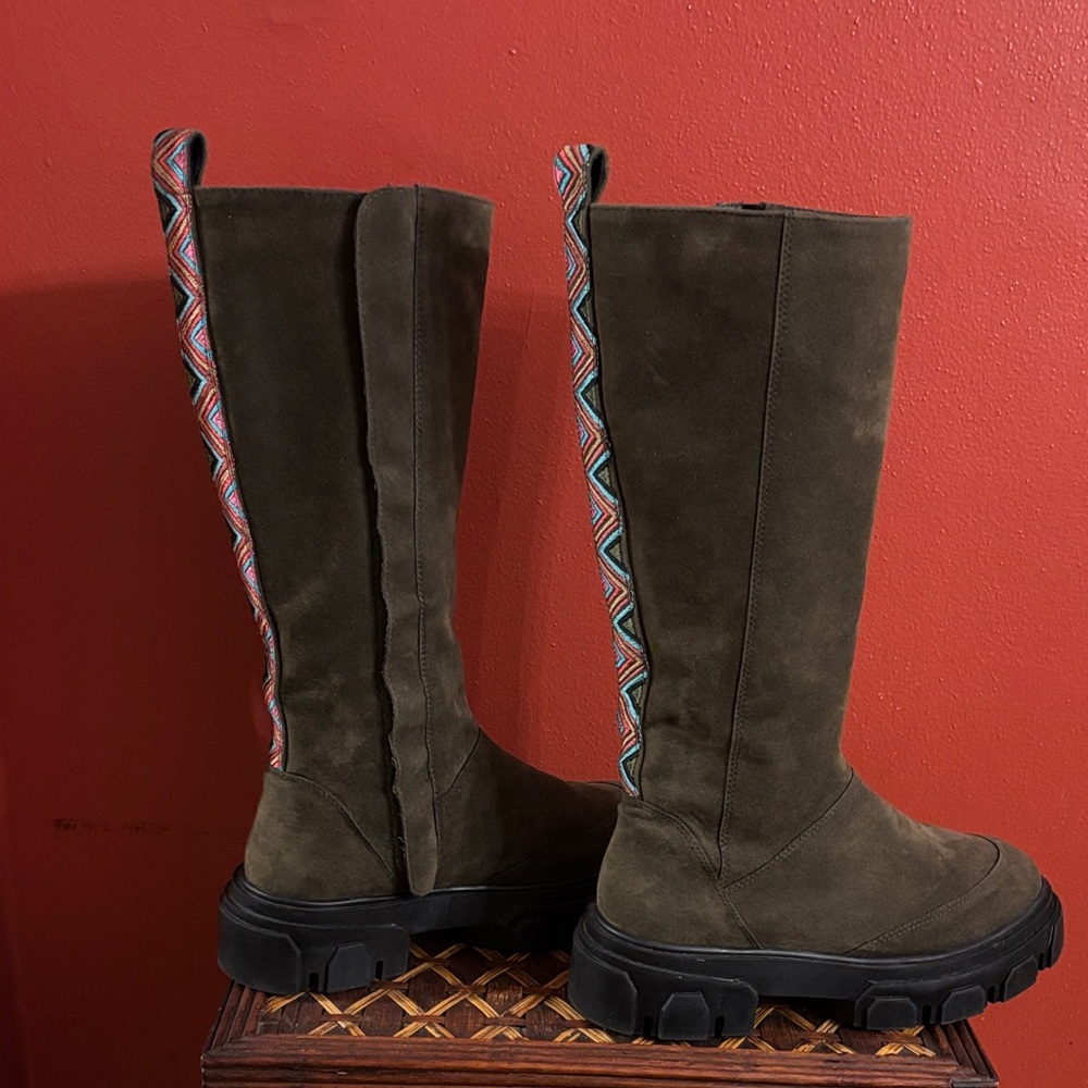 FARM Rio Army Olive Green Knee-High Boots w/Vibrant embroidered Pattern - Picture 4 of 14